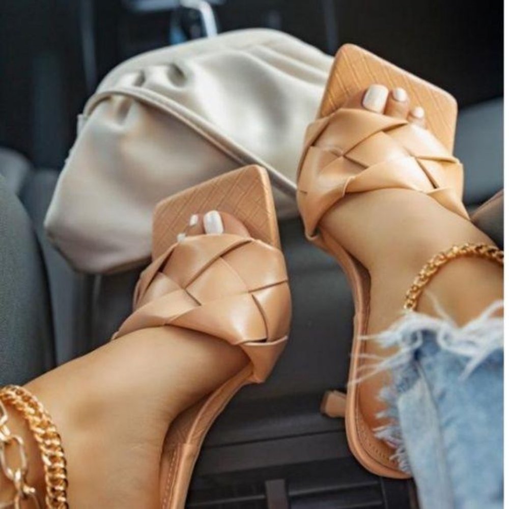 🚨RESTOCKED🚨 Woven Square Toe Mule - Nude - Picture 4 of 9